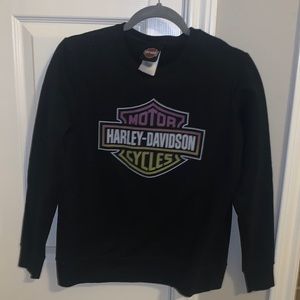 Lightly used Harley Davidson crew neck! Super comfy and cozy!